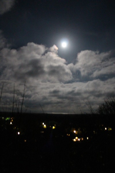 Fuldmåne over Anholt by - foto af Joyann Nielsen